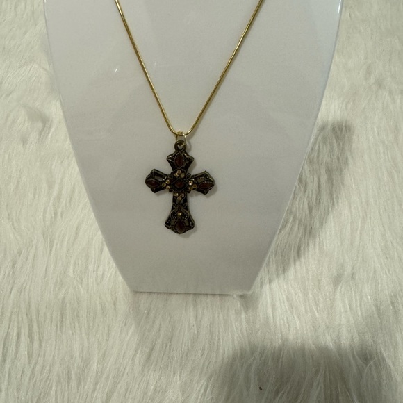 Stunning 18 K Garnet Like Oval Stone Cross Necklace - Picture 5 of 7